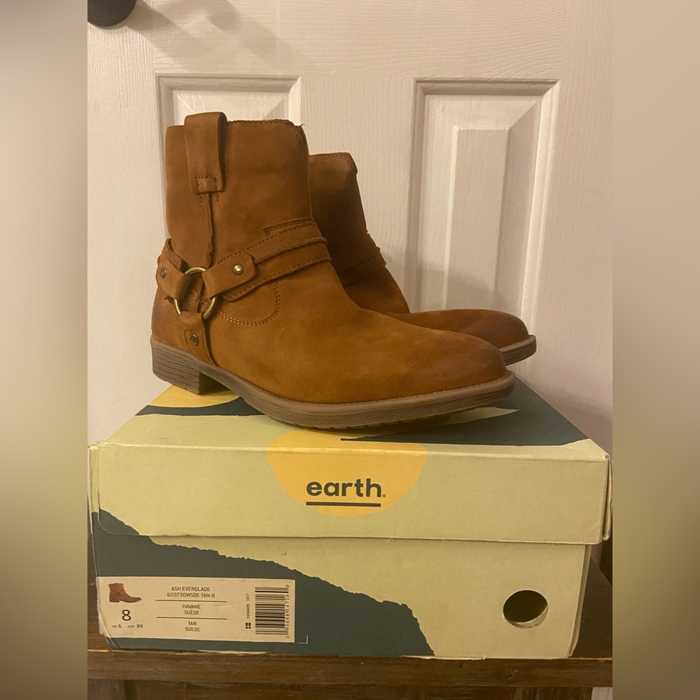 Earth Everglade Leather Bootie Women's 8